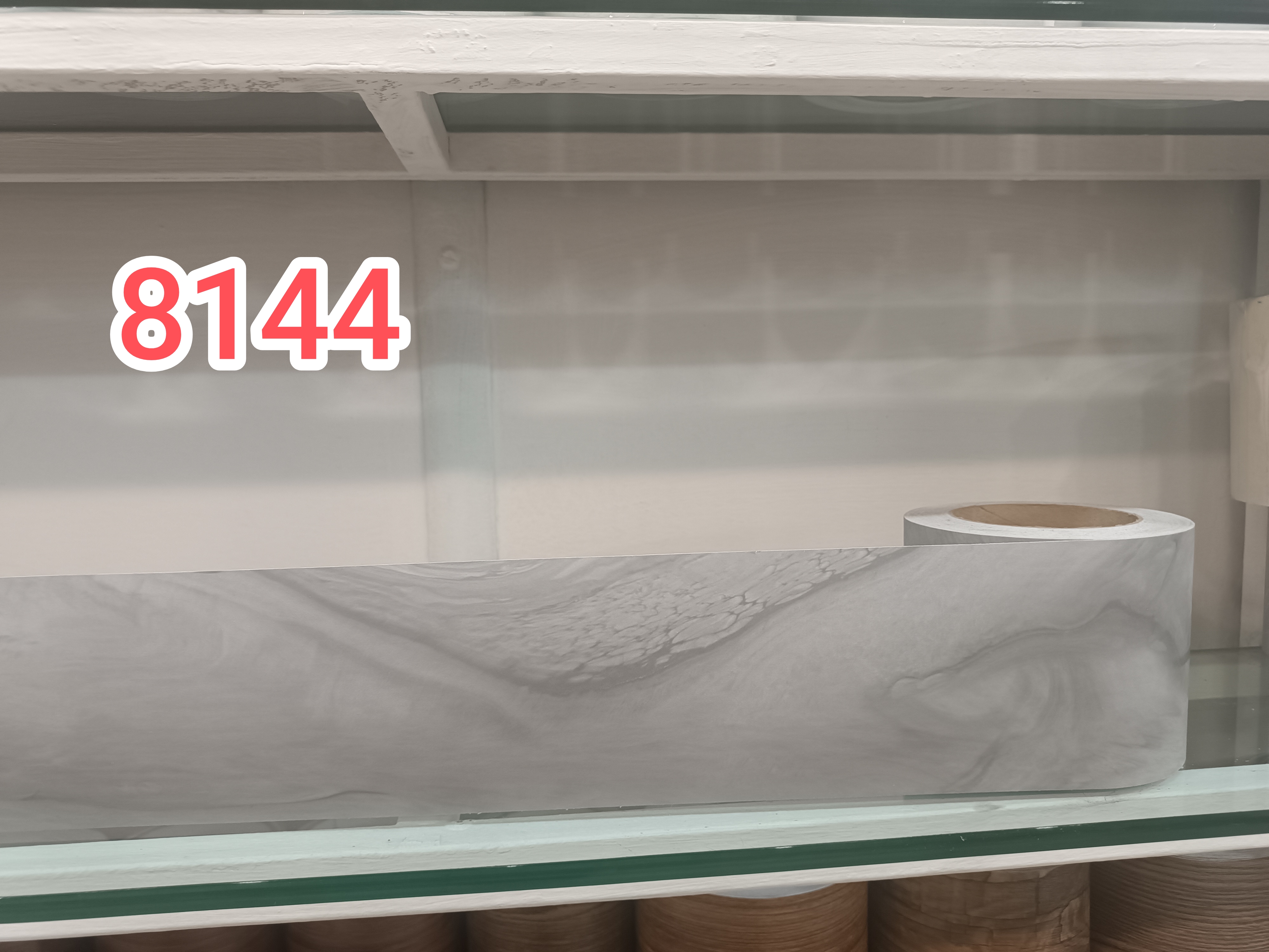 برچسب قرنیزی کد 8144 طرح سنگ مات طوسی ابر و بادی