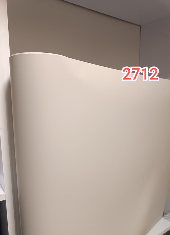 برچسب کابینت سافت تاچ کد ۲۷۱۲ نسکافه روشن مات با خاصیت ضد حباب یا بابل فری عرض ۶۰ سانت