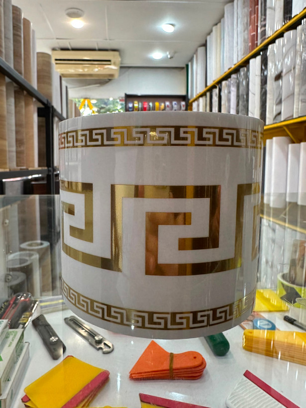 برچسب قرنیزی فومی سوپر لاکچری طرح ورساچه طلایی